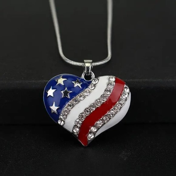 💙🇺🇸❤️ 18" Silver Patriotic Enamel Necklace American Flag Heart - Picture 2 of 12